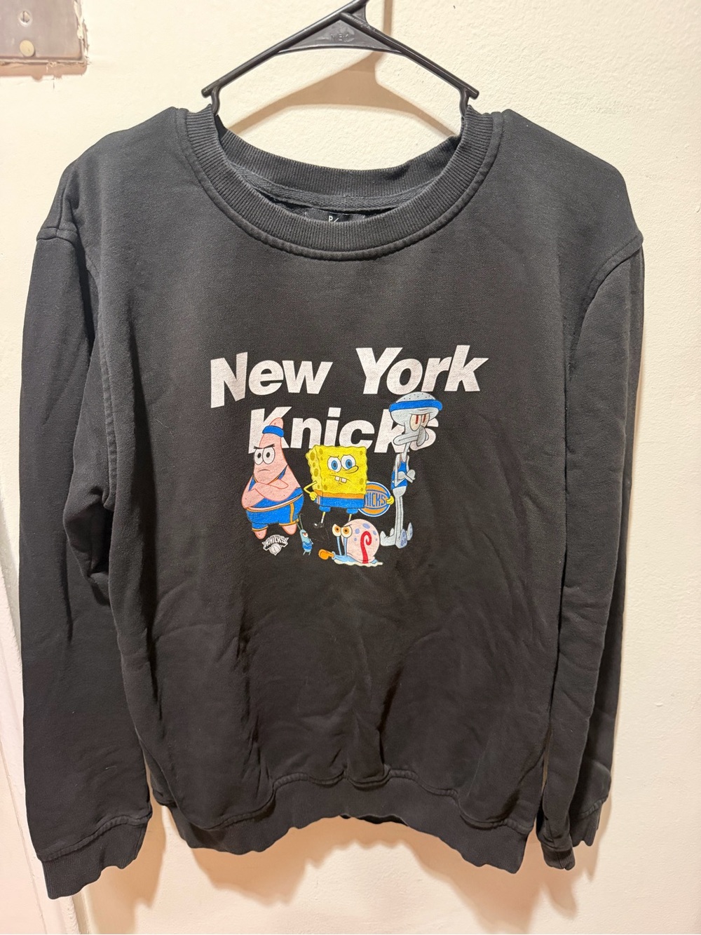New York Knicks SpongeBob Graphic Crewneck Sweatshirt - Black